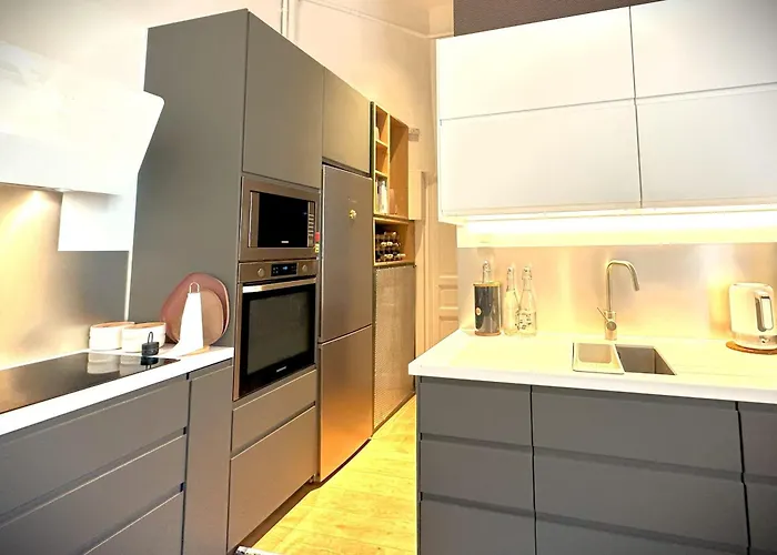 Illustre-appartement De Caractere Hypercentre-balcon Appartement