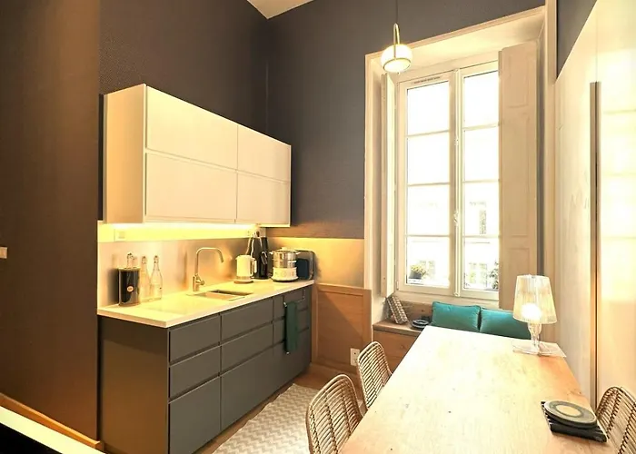 Apartmán Illustre-appartement De Caractere Hypercentre-balcon